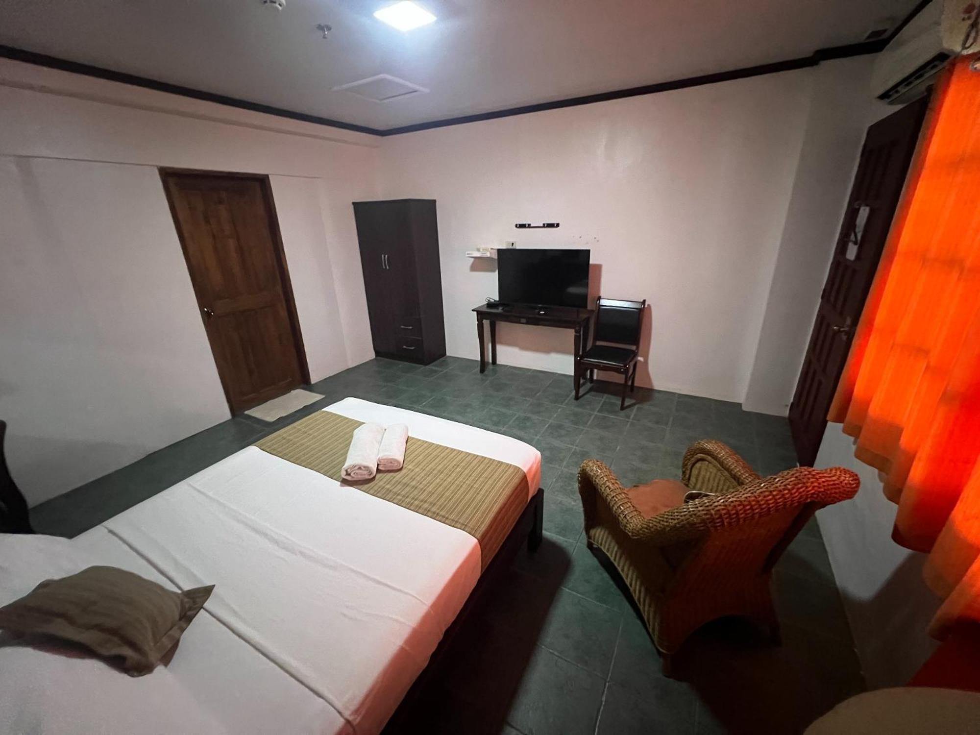 Subiza Beach Resort Olongapo Exterior foto