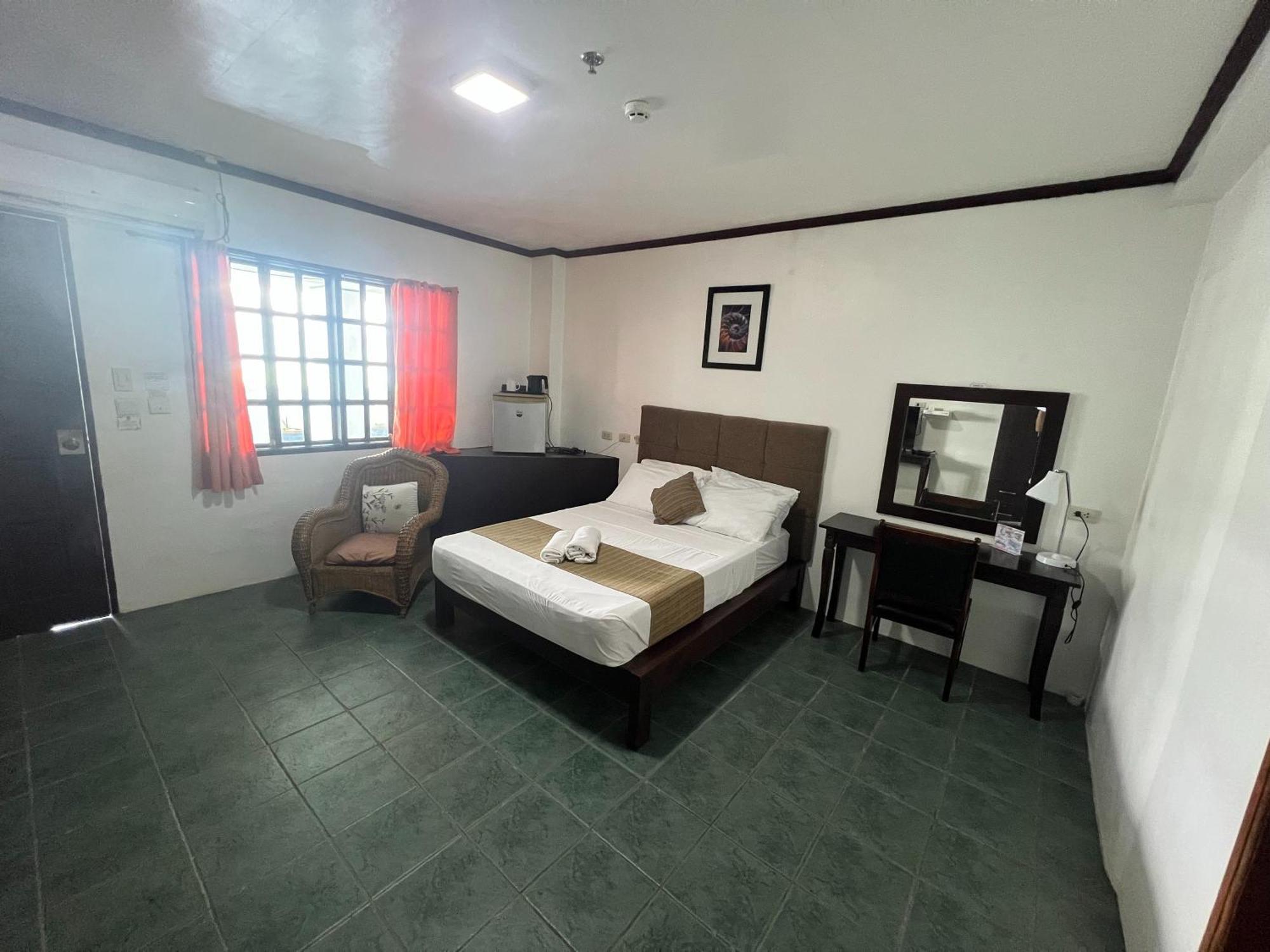 Subiza Beach Resort Olongapo Exterior foto