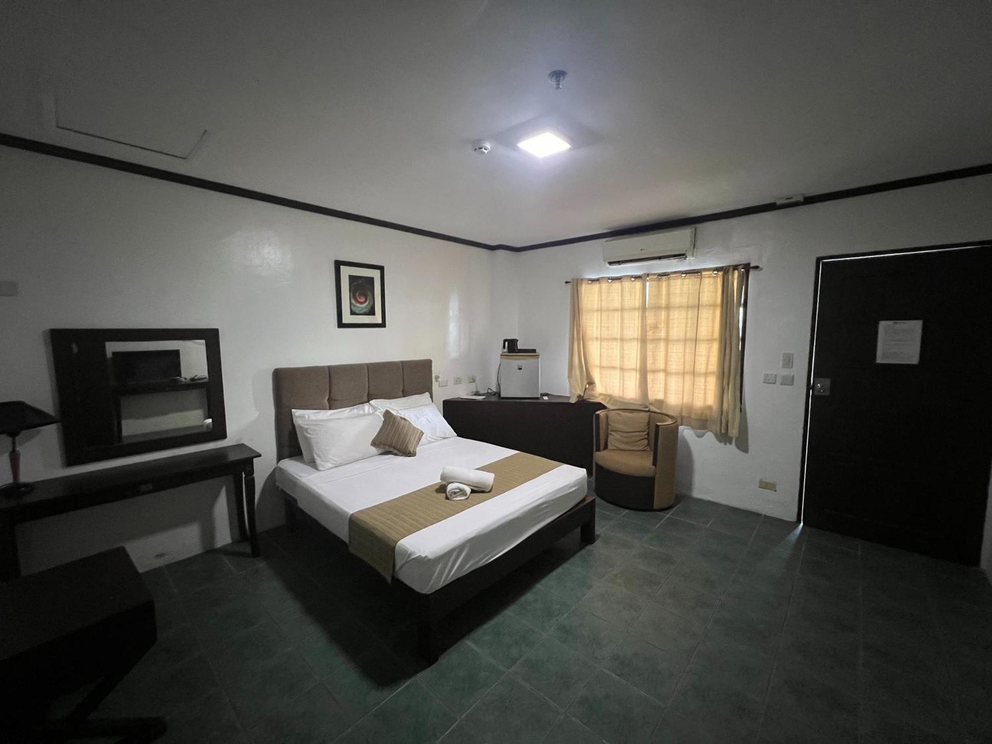 Subiza Beach Resort Olongapo Exterior foto