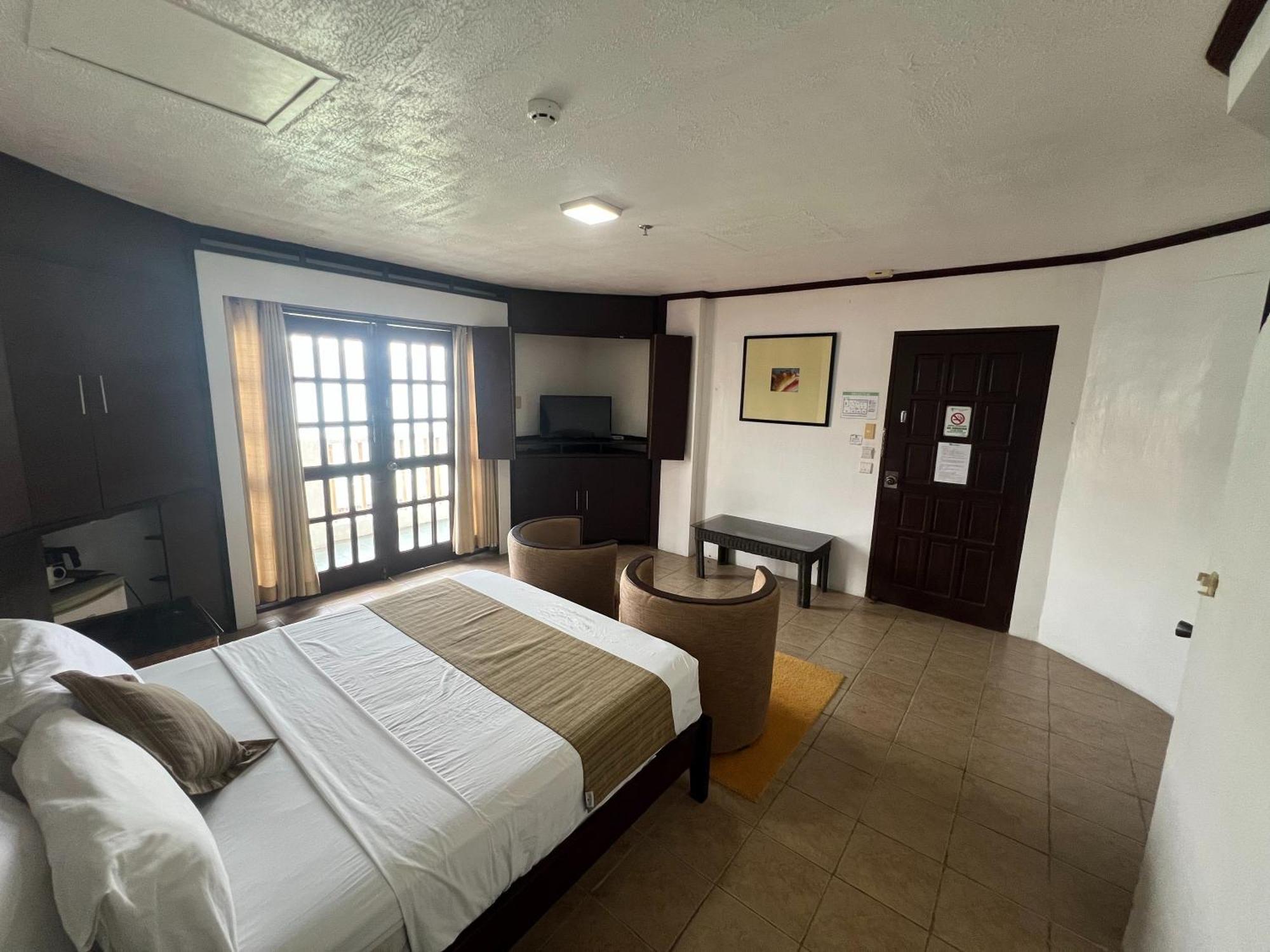 Subiza Beach Resort Olongapo Exterior foto
