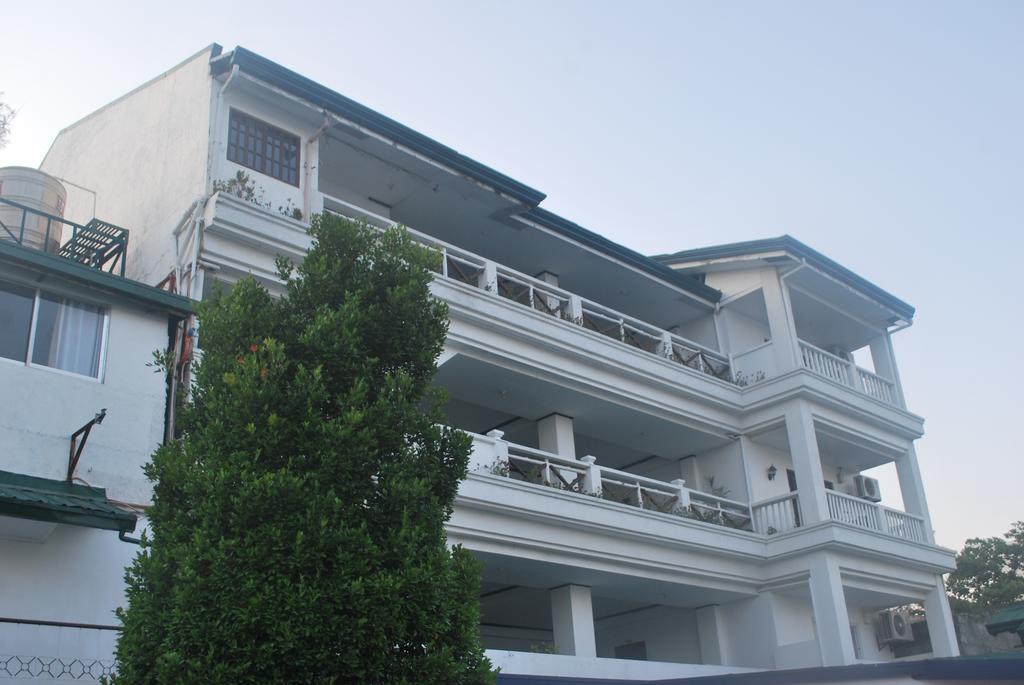 Subiza Beach Resort Olongapo Exterior foto